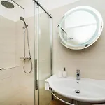 Elegant 2 - Bedroom With Balcony And Parking Prague