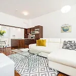 Elegant 2 - Bedroom With Balcony And Parking Praha