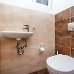Elegant 2 - Bedroom With Balcony And Parking Apartment