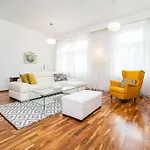 Elegant 2 - Bedroom With Balcony And Parking * Praha