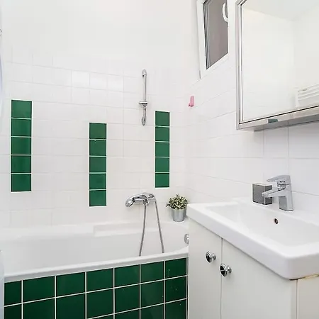 Elegant 2 - Bedroom With Balcony And Parking * Prague