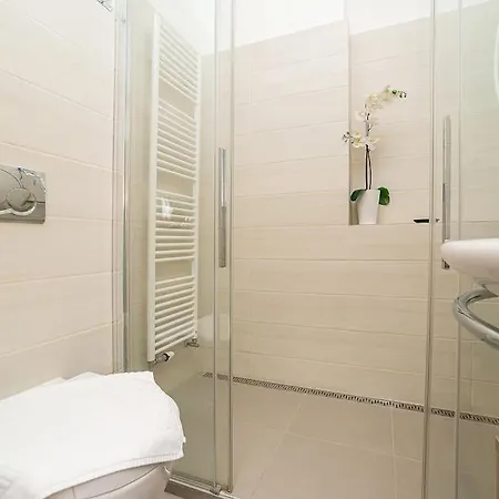 公寓 Elegant 2 - Bedroom With Balcony And Parking *