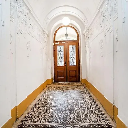 Appartement Elegant 2 - Bedroom With Balcony And Parking *
