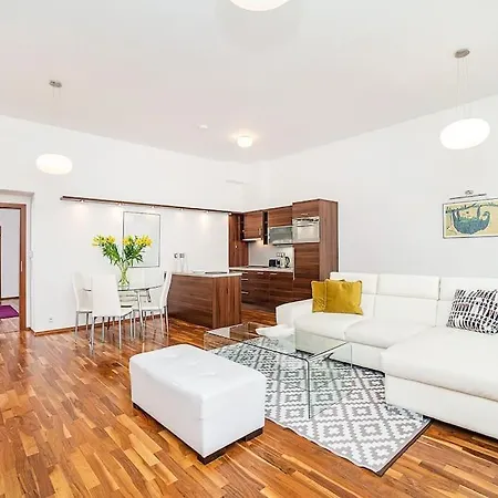 Appartement Elegant 2 - Bedroom With Balcony And Parking Prague