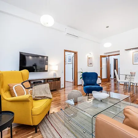 Appartement Elegant 2 - Bedroom With Balcony And Parking