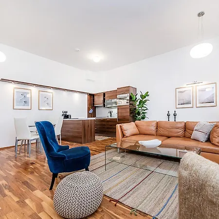 Elegant 2 - Bedroom With Balcony And Parking Appartement