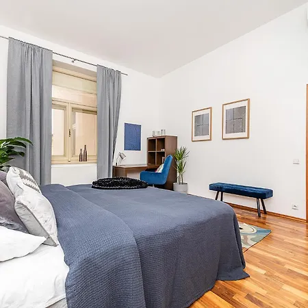 Elegant 2 - Bedroom With Balcony And Parking Appartement Prague