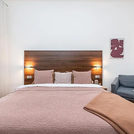 Elegant 2 - Bedroom With Balcony And Parking Appartement
