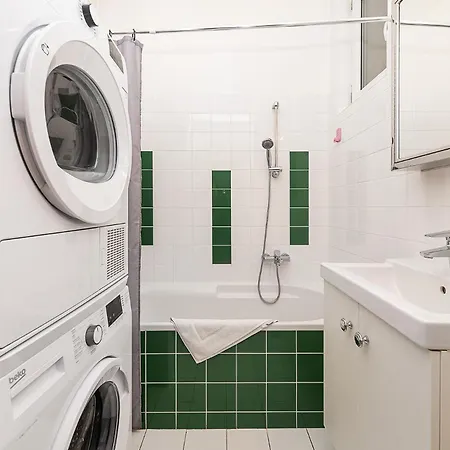 Elegant 2 - Bedroom With Balcony And Parking * Prague